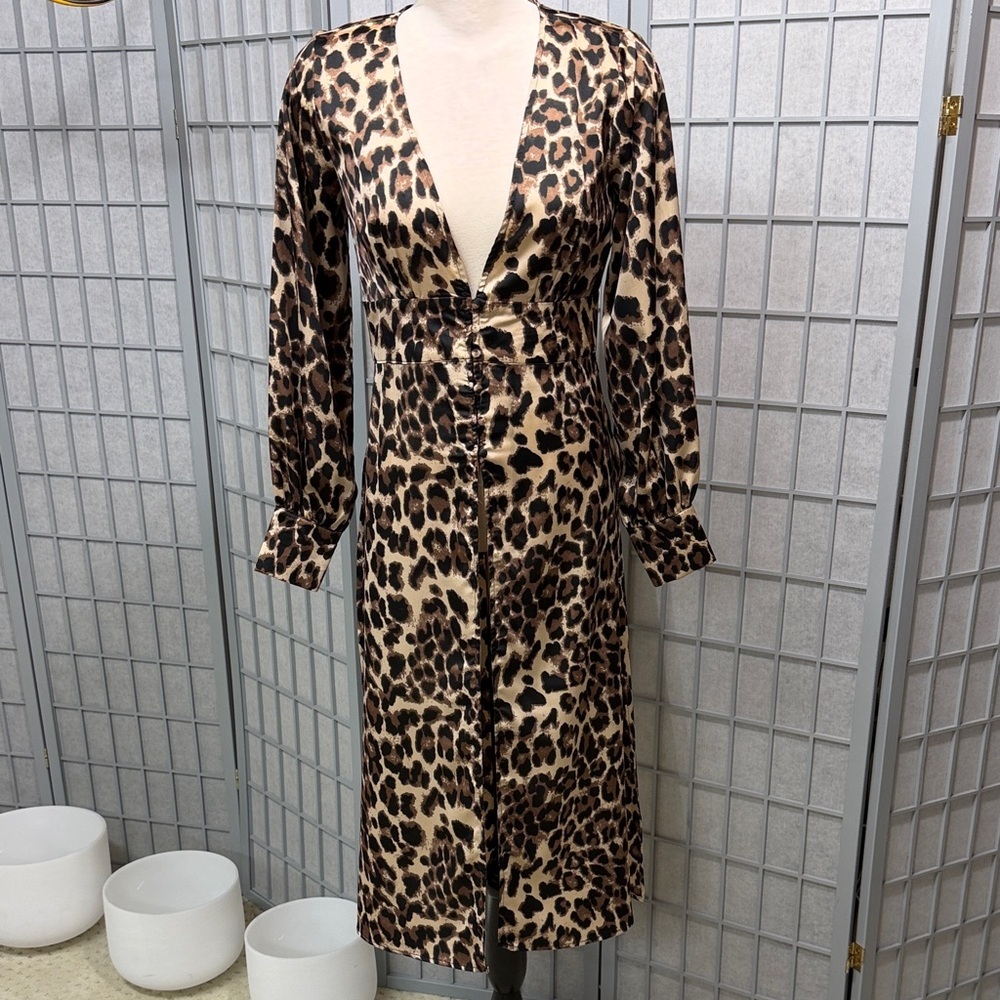 Mable, Chic Animal Print V-Neck Dress, Size Large